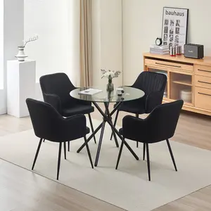 New York Dining Table with 4 Black Charlotte Velvet Chairs