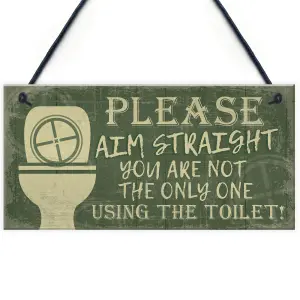 Red Ocean Funny Novelty Bathroom Sign Aim Straight Loo Decor Humouros Wall Plaque Home Gift