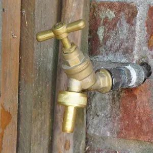 Pro Platinum Universal Brass Tap - Connects To a 1/2 Inch Standpipe / Water Supply - 3/4 Inch Output