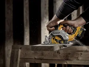 DeWalt DCS512P2 12v 140mm XR Brushless Circular Saw - 2 X 5.0ah + Tstak Case