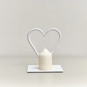 Melody Maison White Love Heart Shaped Candle Holder Stand - 15.5cm