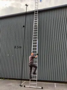 Triple Extension Ladder 3 x 13 Rung 8.5m Max Open Height 3.5m Closed