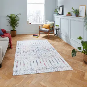 Cream Modern Easy to Clean Geometrical Rug for Living Room, Bedroom - 120cm X 170cm