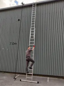 Double Extension Ladder 2 x 15 Rung 7.0m Max Open Height 4.0m Closed