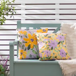 Wylder Nature Flowers Retro Feel Polyester Filled Outdoor Cushion