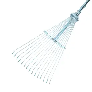 Expanding Lawn Rake Soil Leaves Leaf Raker 15 Teeth 190 to 570mm Span