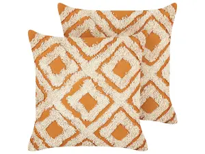 Set of 2 Cushions GILLY Cotton 45 x 45 cm Geometric Tufted Orange