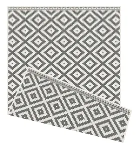 Duo Weave Collection Outdoor Rugs in Geometric Diamond Design