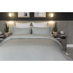 Belledorm Hotel Soho Pinstripe Duvet Cover Set Platinum (Single)