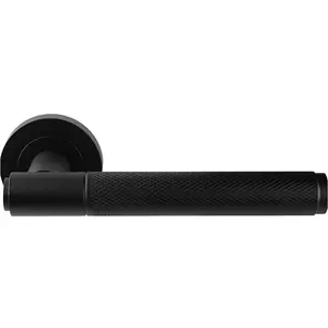 Luxury Knurled Door Handle Set - Matt Black Angled Lever On Round Rose