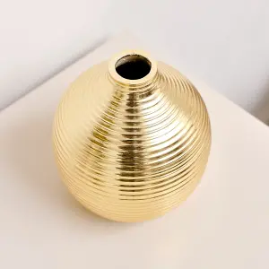 Melody Maison Gold Metal Ribbed Swirl Vase - 17cm