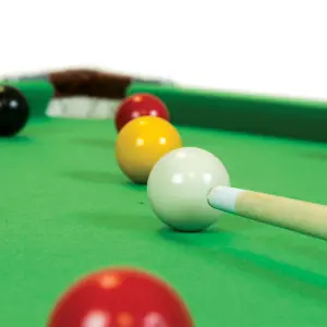 4ft 6in Snooker/Pool Table Green Including Balls & 2 Cues