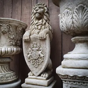 Stone cast Large Shield 'Armorial' Lion statue