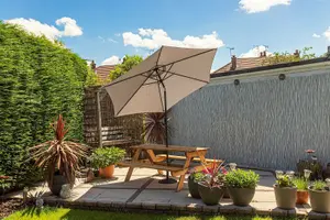 Schallen 2.7m UV50 Garden Outdoor Sun Umbrella Parasol with Winding Crank & Tilt - Grey