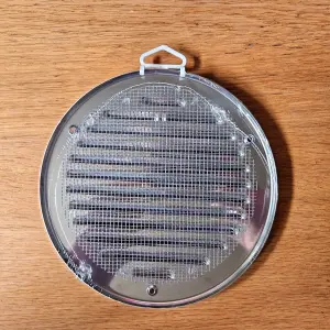 Chrome Louvred Wall Vent Grille with Flyscreen, Fits 150 mm / 6 in Ducts, Round Ventilation Grille with Flat Back