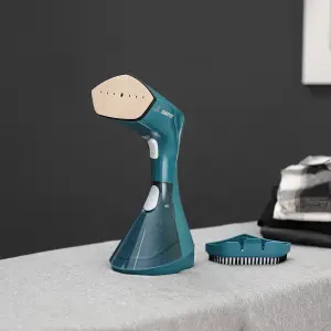 GEEPAS 1960W Handheld Garment Steamer 250ml Water Tank 30g/min Steam