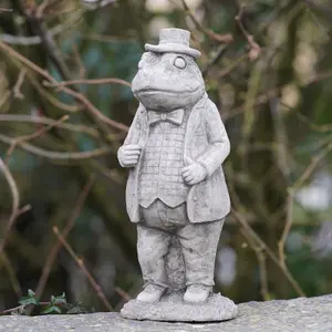 Set 4 Wind in the Willows Stone Statues Outdoor Garden Ornament Badger Toad Ratty Mole British Made Sculpture