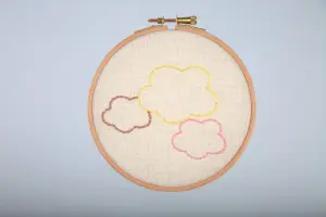 DREAM IN THE CLOUDS - Embroidery Kit with Hoop: Dream in the Clouds - Anchor