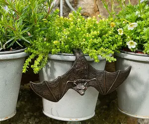 Antique Bronze Coloured Bat Pot Buddy Pot Hanger - L15.5 x W7 x H3.5 cm