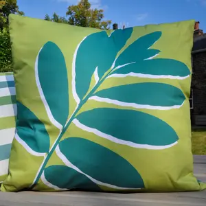 Leaf Indoor / Outdoor Floral Square Throw Cushion Green