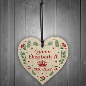 Red Ocean Memorial Sign For Queen Elizabeth II Wooden Heart In Memory Plaque Christmas Bauble