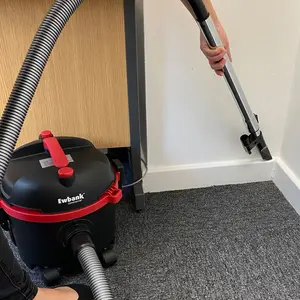 Ewbank Bagless Cylinder Vacuum Cleaner with Swivel Head