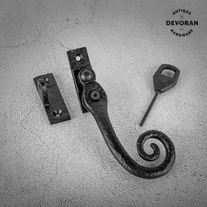 Devoran Lockable Monkey Tail Fastener - Black (Right Hand)