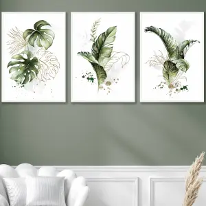 Set of 3 Framed  Framed Green and Gold Botanical Leaves / 50x70cm / White