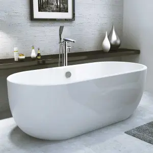 Luxury 1655mm White Modern Freestanding Bath