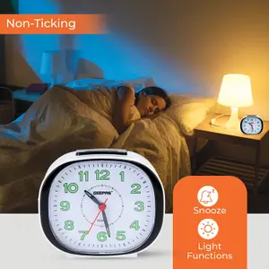 Geepas Bedside Analog Alarm Clock, Table Clock with Large Clear Dial and Hands with Luminous Pointers