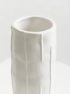 Interiors by Premier Traditional Stoneware White Large Vase, Versatile Flower Vase, Compact And Lightweight Vase For Flowers