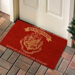 Harry Potter Official Welcome To Hogwarts Door Mat Red (One Size)