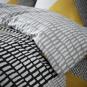 Larsson Geo Duvet Cover Set Yellow / Kingsize - 2 Standard Pillowcases