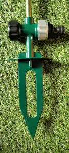 Rotating Garden Flower Sprinkler Water Grass Lawn Sprayer Hose Watering Stake