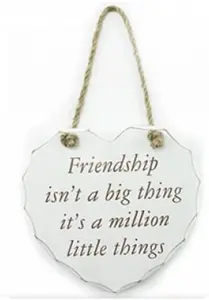 Hanging Wooden Heart Shaped Plaque Home Decoration Message Friendship Isn'T A Big Thing It'S A Million Little Things