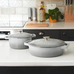 Cast Iron Casserole Set of 2 20cm & 28cm / 2.8L & 4.3L Dishes Oven Proof Enamelled Cast Iron Pans with Lids