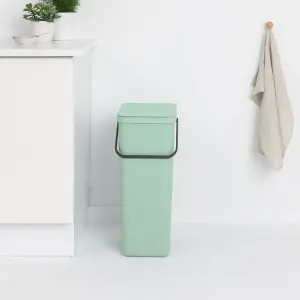 Brabantia Sort & Go Tall Jade Green Plastic Recycling bin - 40L Freestanding