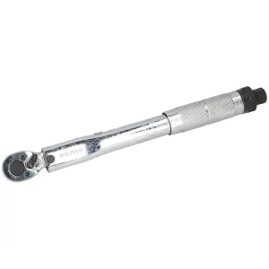 1/4in Drive Torque Wrench 5 to 25 Nm and Metric 6 Sided Deep Sockets 4 to 14mm