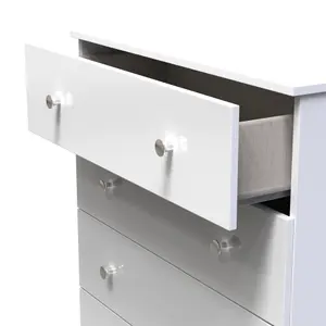 Yarmouth Ready assembled White 5 Drawer Chest (H)1067mm (W)740mm (D)390mm