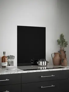 Black Gloss 6mm Glass Self-Adhesive Kitchen Splashback 600mm x 750mm Easy To Apply