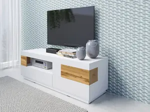 Silke 41 TV Cabinet 160cm - Stylish White Gloss & Wotan Oak, Perfect for Organising Your Entertainment Space