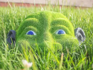 Novelty Hedge Peeker Garden Ornaments Outdoor Head Statue with Grass and Stone Effect Fully Weatherproof