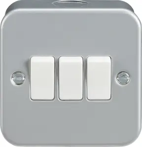 Knightsbridge Triple Metal Clad Switch 3 Gang 2 Way 10AX - M4000