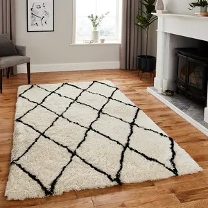 Luxurious Handmade Ivory/Black Shaggy Rug-200cm X 290cm